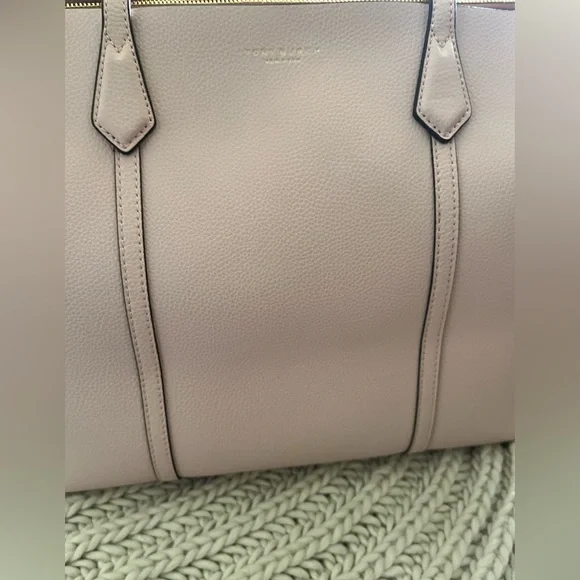 Tory Burch purse. - Picture 7 of 12